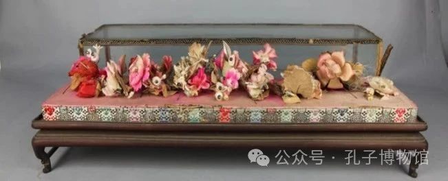 明插花头饰.jpg